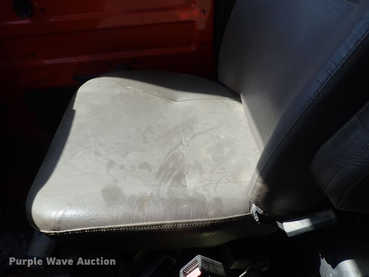 image for item DQ3004 1997 International 4900  dump truck