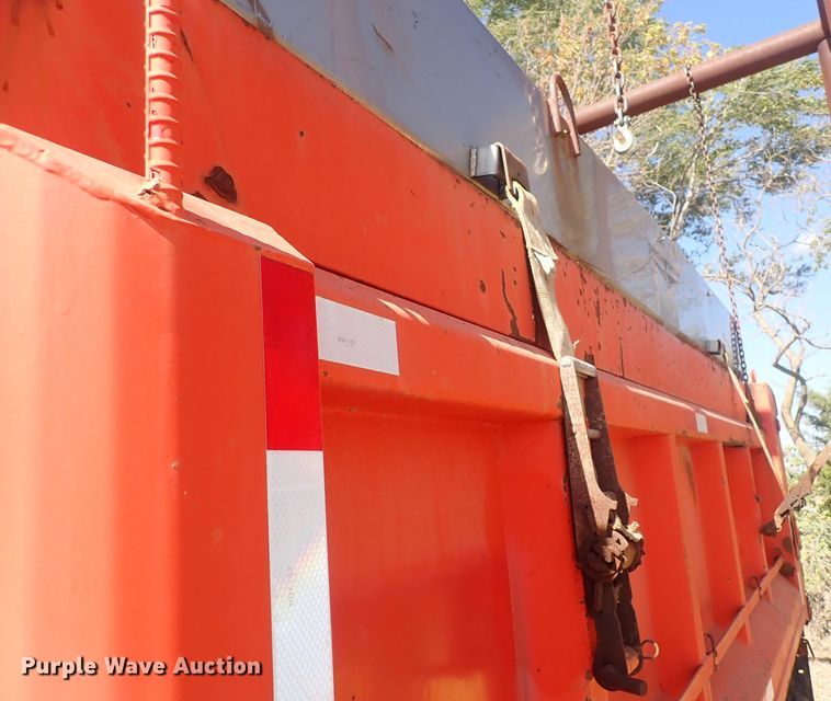 image for item DQ3004 1997 International 4900  dump truck