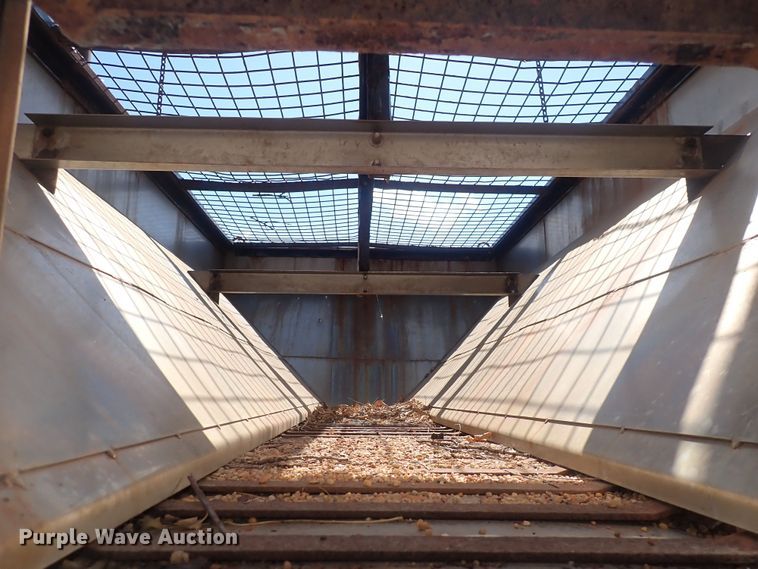 image for item DQ3004 1997 International 4900  dump truck