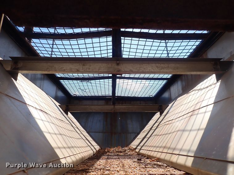 image for item DQ3004 1997 International 4900  dump truck