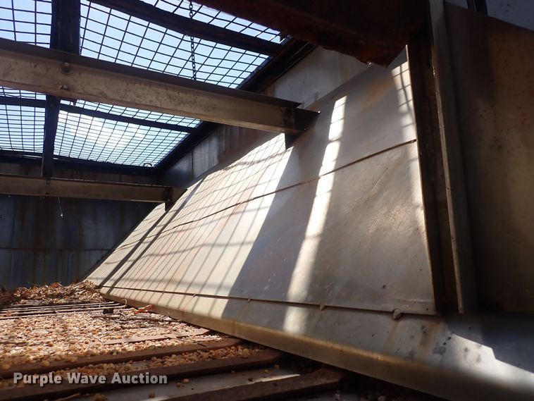 image for item DQ3004 1997 International 4900  dump truck