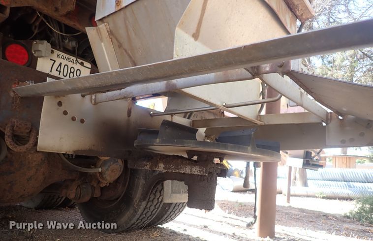 image for item DQ3004 1997 International 4900  dump truck