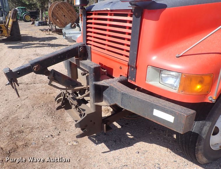 image for item DQ3004 1997 International 4900  dump truck