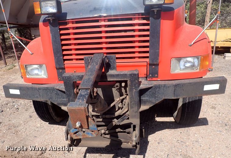 image for item DQ3004 1997 International 4900  dump truck