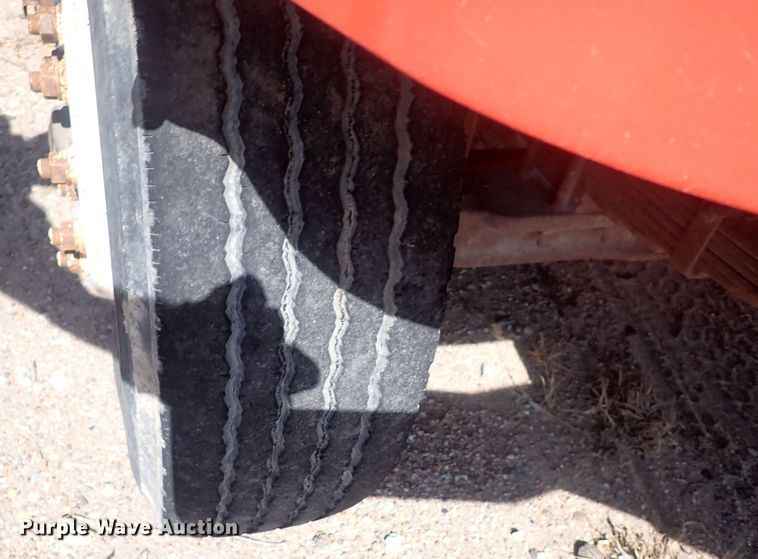 image for item DQ3004 1997 International 4900  dump truck