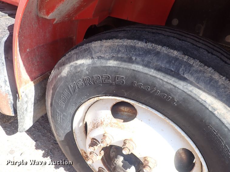 image for item DQ3004 1997 International 4900  dump truck