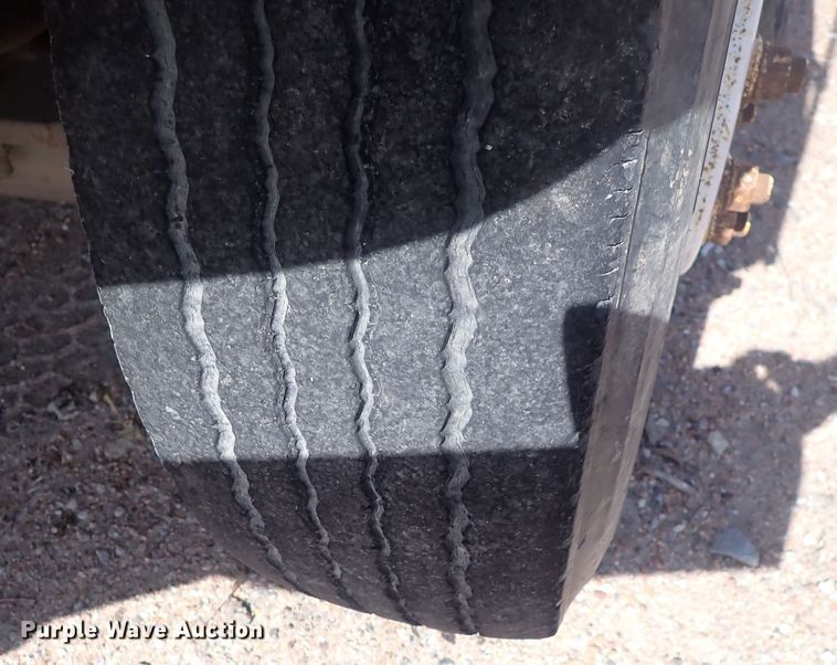 image for item DQ3004 1997 International 4900  dump truck