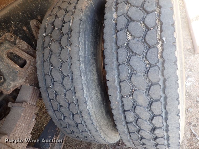 image for item DQ3004 1997 International 4900  dump truck