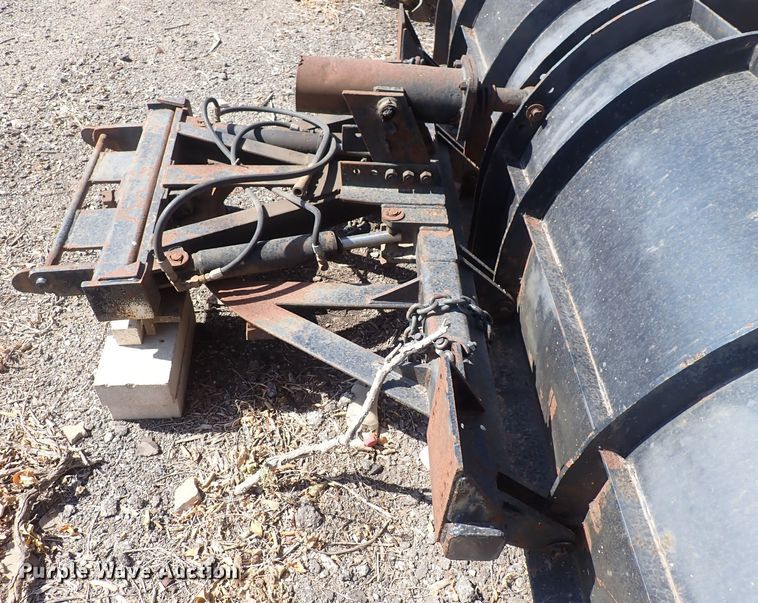 image for item DQ3004 1997 International 4900  dump truck