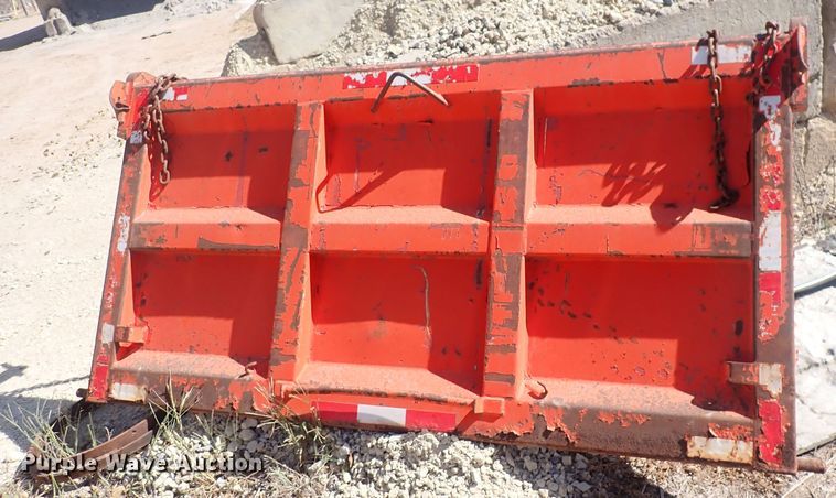 image for item DQ3004 1997 International 4900  dump truck