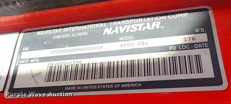 image for item DQ3004 1997 International 4900  dump truck