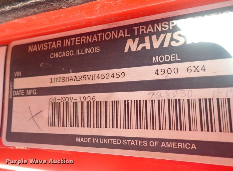 image for item DQ3004 1997 International 4900  dump truck