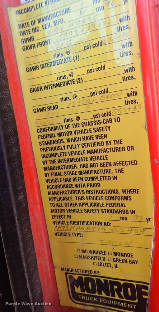 image for item DQ3004 1997 International 4900  dump truck