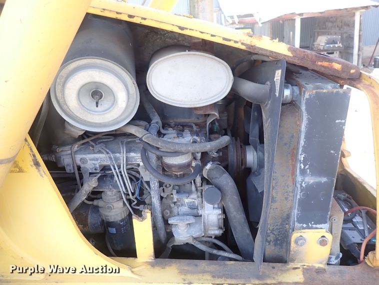 image for item DQ3006 New Holland 555E  backhoe