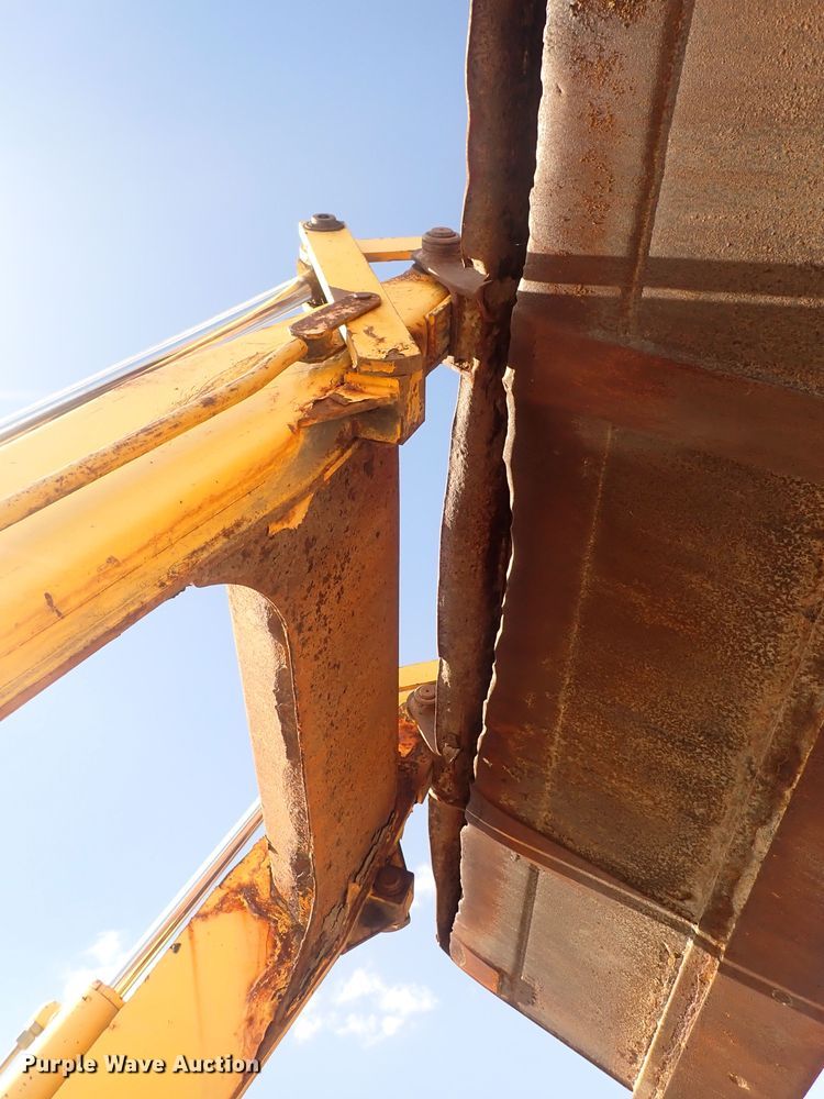 image for item DQ3006 New Holland 555E  backhoe