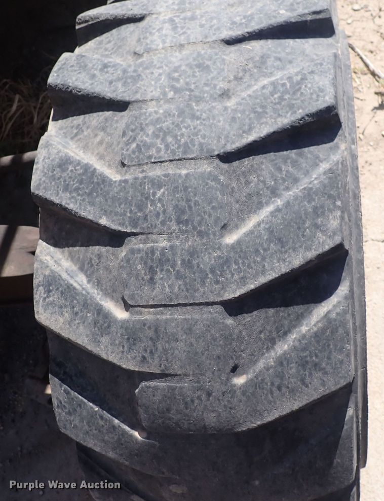 image for item DQ3006 New Holland 555E  backhoe