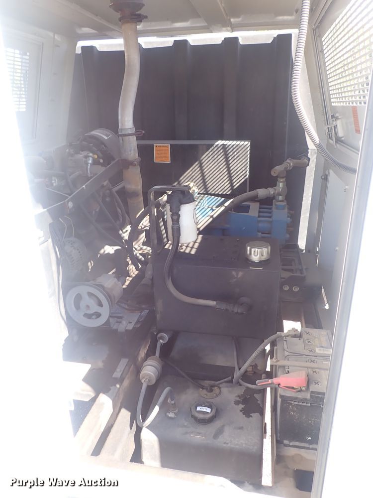 image for item DQ3038 2003 Sewer Equip. Co. of America 747-SP2000  sewer jetter trailer