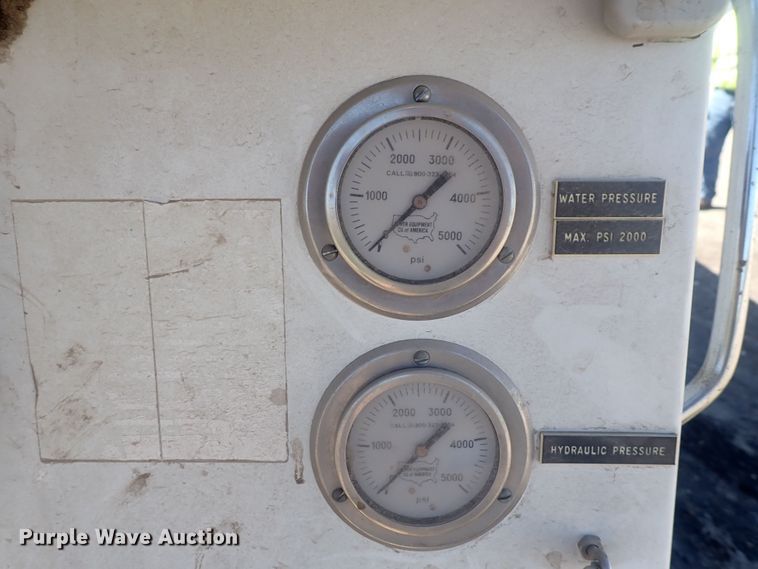 image for item DQ3038 2003 Sewer Equip. Co. of America 747-SP2000  sewer jetter trailer