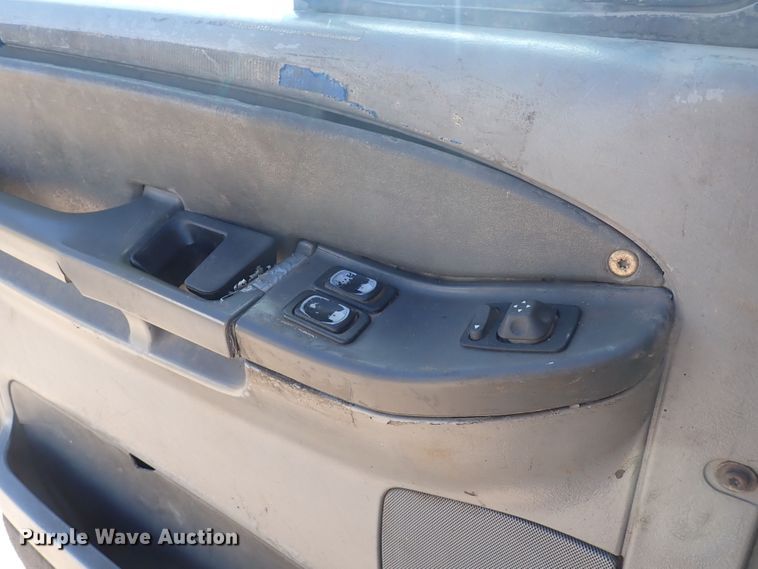 image for item DQ3048 2007 Freightliner Columbia  semi truck