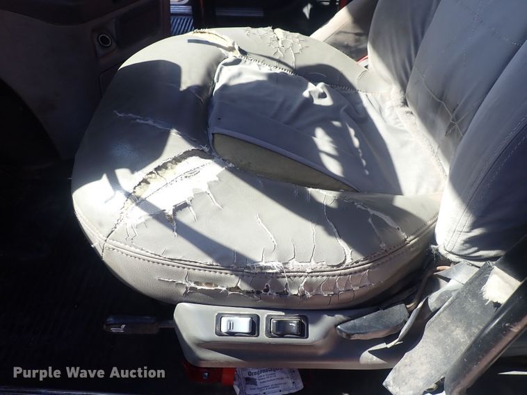 image for item DQ3048 2007 Freightliner Columbia  semi truck