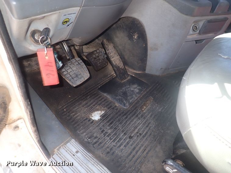 image for item DQ3048 2007 Freightliner Columbia  semi truck