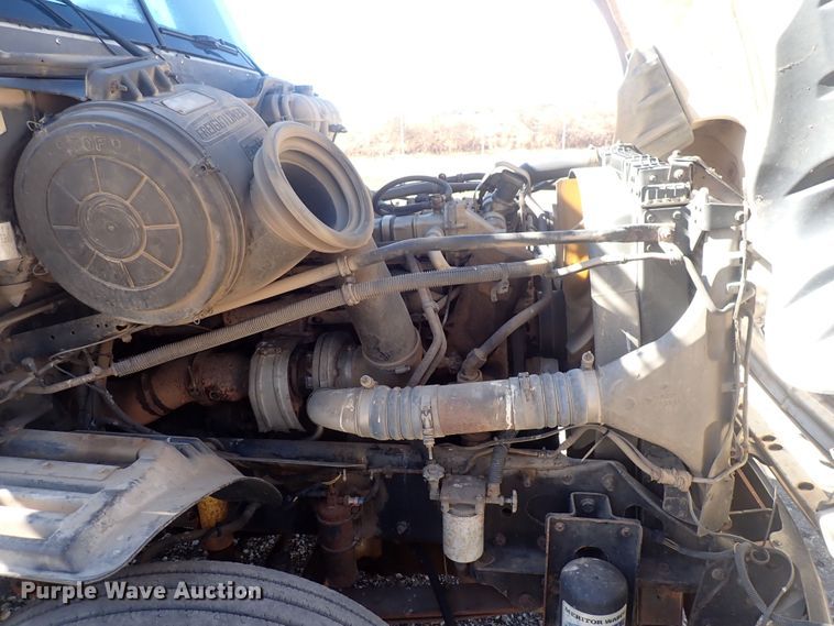 image for item DQ3048 2007 Freightliner Columbia  semi truck