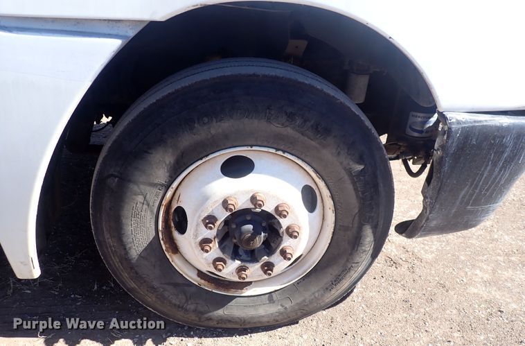 image for item DQ3048 2007 Freightliner Columbia  semi truck