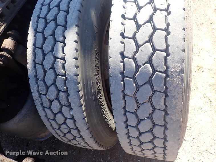 image for item DQ3048 2007 Freightliner Columbia  semi truck