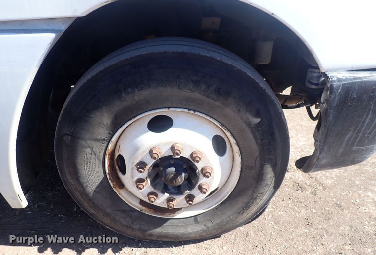 image for item DQ3048 2007 Freightliner Columbia  semi truck