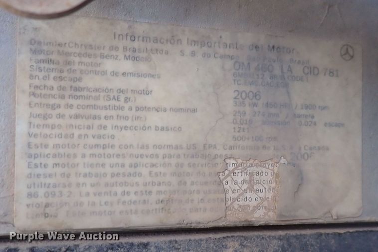 image for item DQ3048 2007 Freightliner Columbia  semi truck