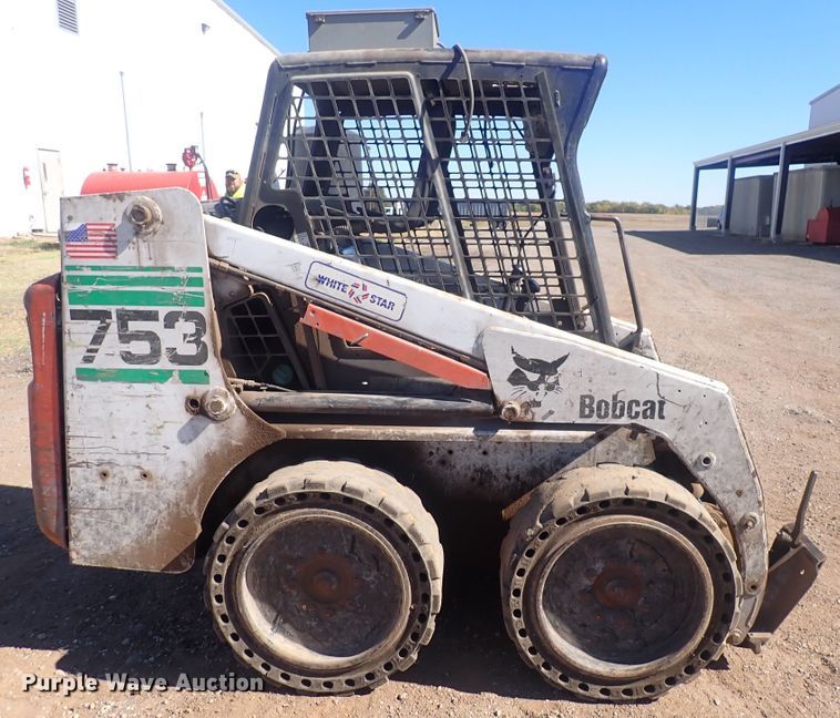 image for item DQ3050 2001 Bobcat 753  skid steer loader