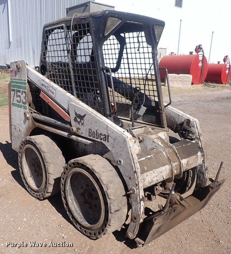 image for item DQ3050 2001 Bobcat 753  skid steer loader