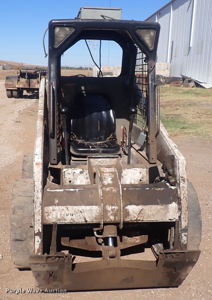 image for item DQ3050 2001 Bobcat 753  skid steer loader
