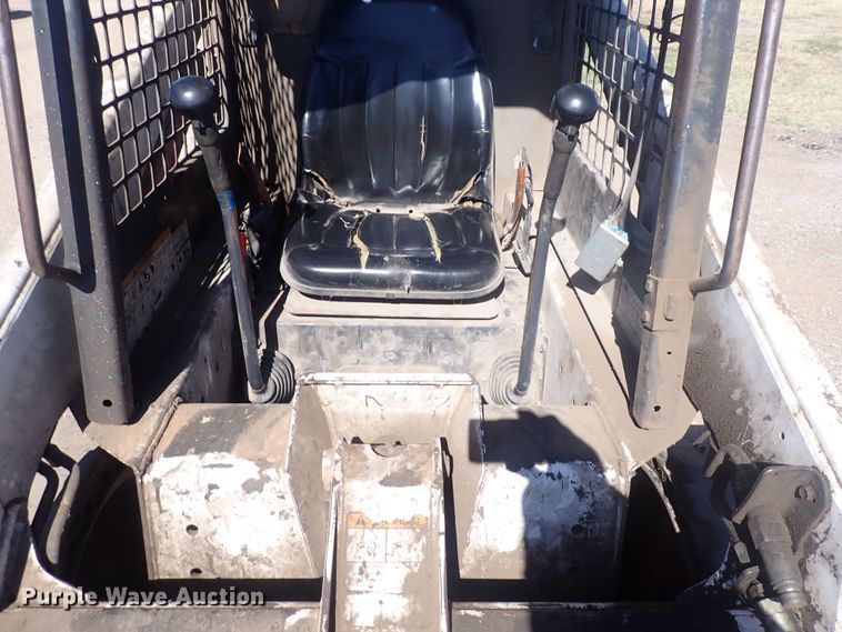 image for item DQ3050 2001 Bobcat 753  skid steer loader