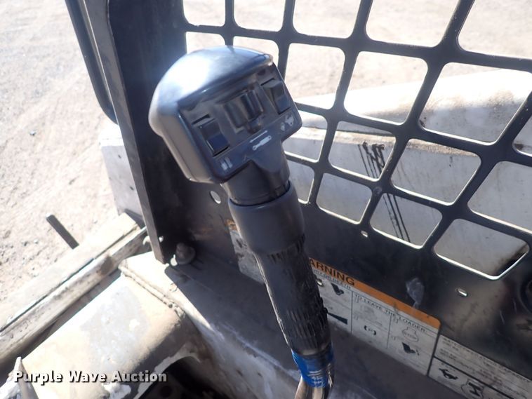 image for item DQ3050 2001 Bobcat 753  skid steer loader