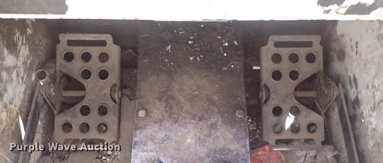 image for item DQ3050 2001 Bobcat 753  skid steer loader