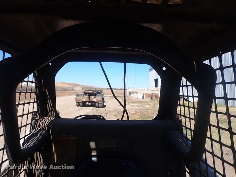 image for item DQ3050 2001 Bobcat 753  skid steer loader