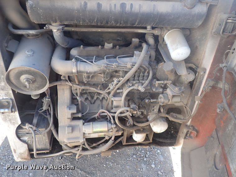 image for item DQ3050 2001 Bobcat 753  skid steer loader