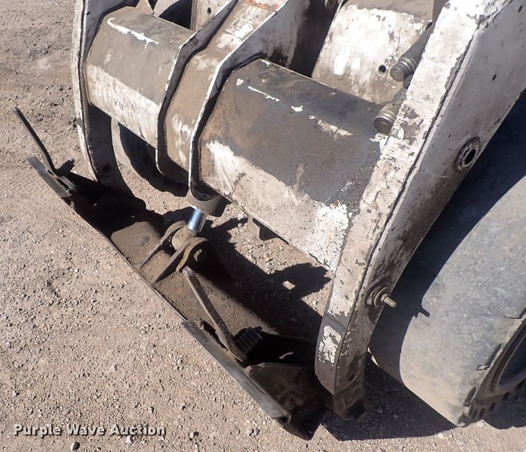 image for item DQ3050 2001 Bobcat 753  skid steer loader