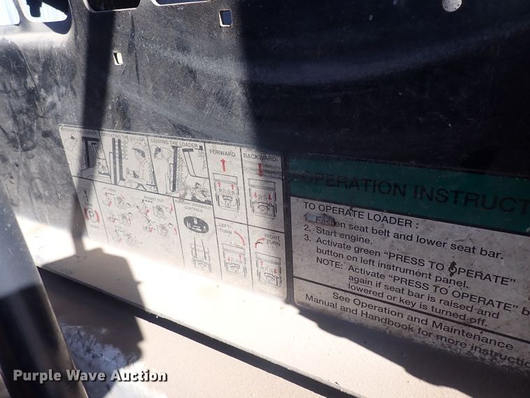 image for item DQ3050 2001 Bobcat 753  skid steer loader