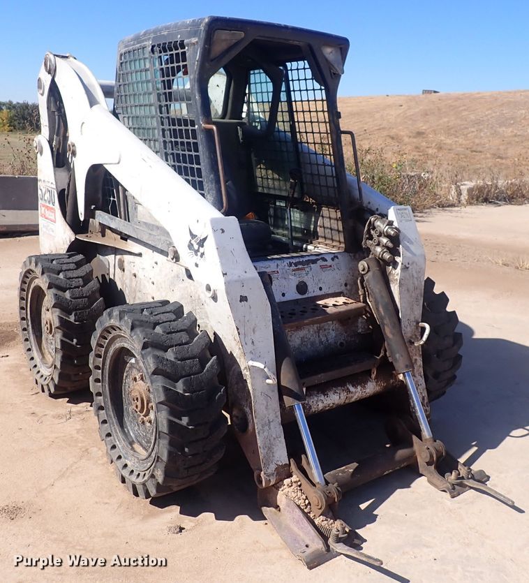 image for item DQ3052 2008 Bobcat S250  skid steer loader