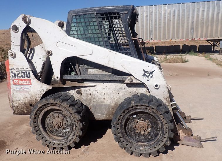 image for item DQ3052 2008 Bobcat S250  skid steer loader