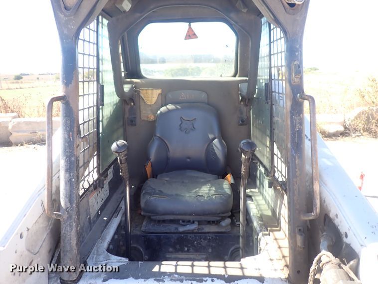 image for item DQ3052 2008 Bobcat S250  skid steer loader