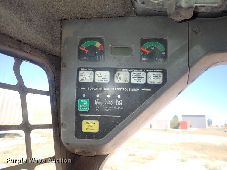 image for item DQ3052 2008 Bobcat S250  skid steer loader