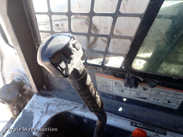 image for item DQ3052 2008 Bobcat S250  skid steer loader