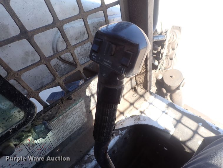 image for item DQ3052 2008 Bobcat S250  skid steer loader