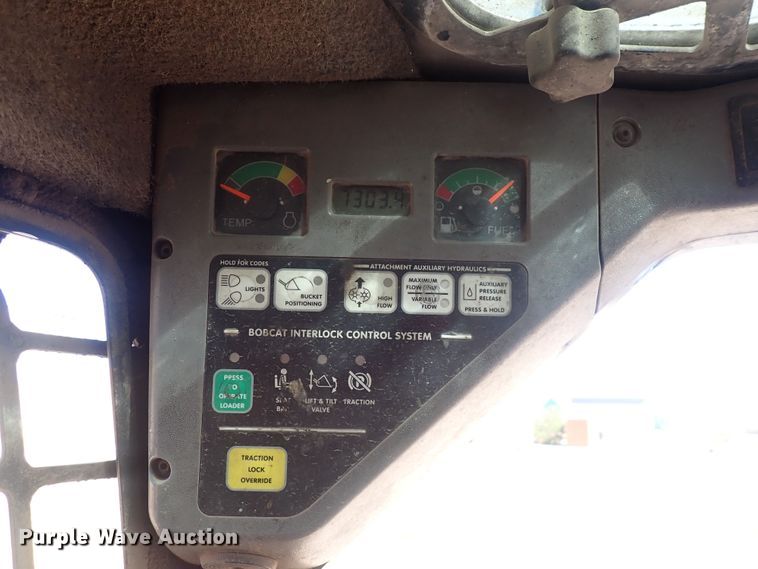 image for item DQ3052 2008 Bobcat S250  skid steer loader