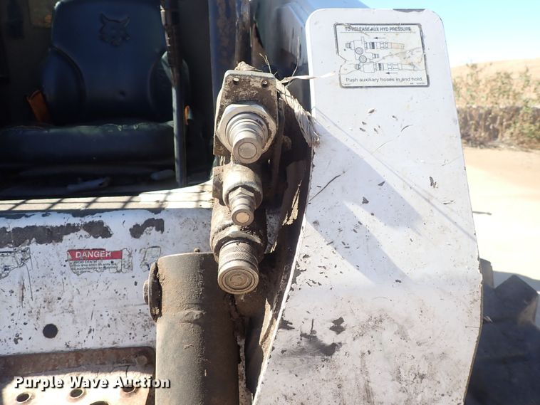 image for item DQ3052 2008 Bobcat S250  skid steer loader