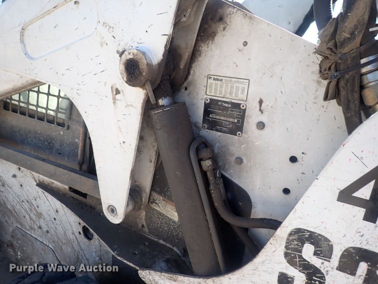 image for item DQ3052 2008 Bobcat S250  skid steer loader