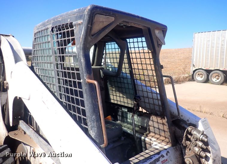 image for item DQ3052 2008 Bobcat S250  skid steer loader